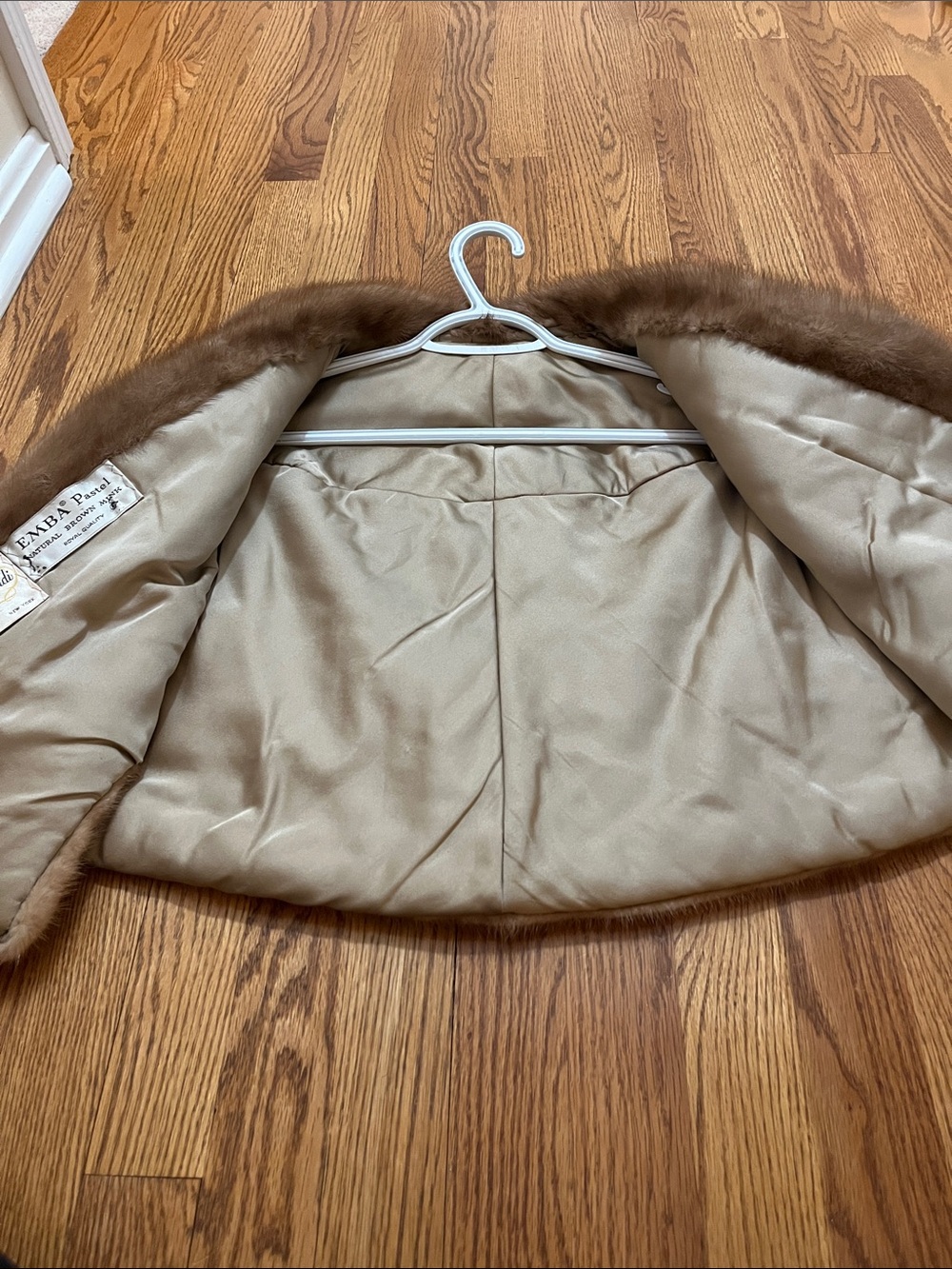 Women's Brown Mink Fur Shawl - Picture 6 of 8